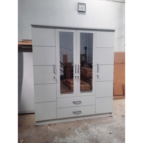 Lemari Pakaian 4 Pintu
