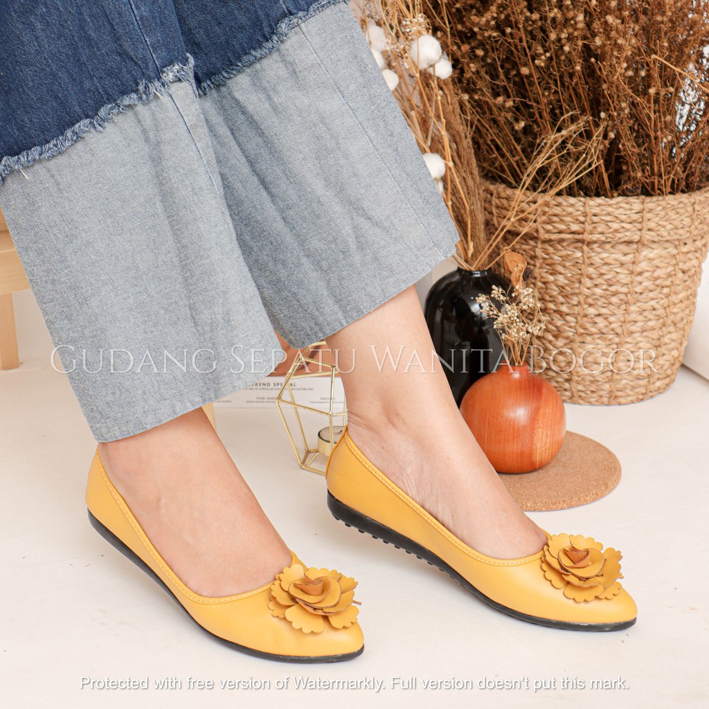 Gratica Sepatu Wanita Flat Shoes B05 B