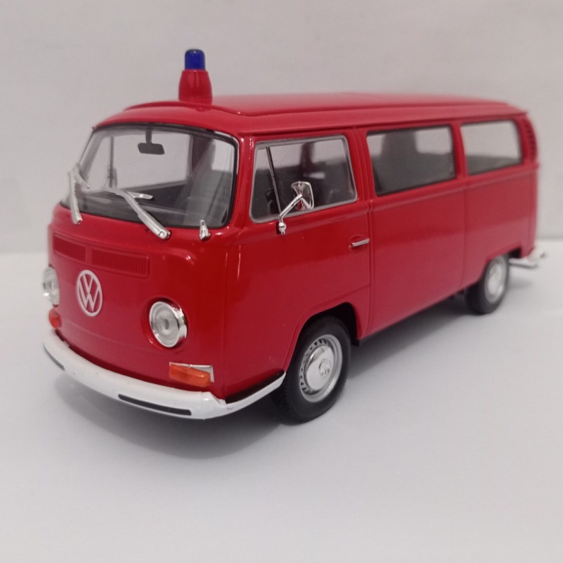 Diecast Volkswagen Bus VW T2 1972 RED Welly skala 1:24 miniatur mobil bus harga murah