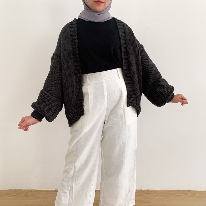 Vintage House Lucia Cron Cardi (Cardigan Rajut Wanita Korea)-Grey Stone