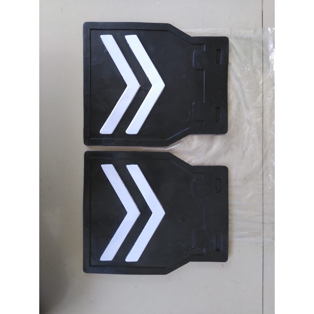 Karpet Lumpur mobil Pickup box karpet sersan karpet cepet Pelindung Cipratan  Roda Universal  Mugguard ukuran 22x26cm sepasang 2 pcs setting posisi depan atau belakang lis warna merah putih biru kuning emas gold