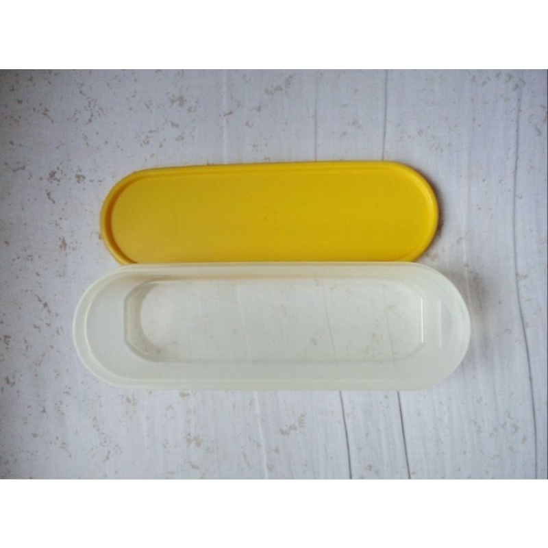 TUPPERWARE - Tempat Penyimpanan Makanan / Super Oval 900 mL