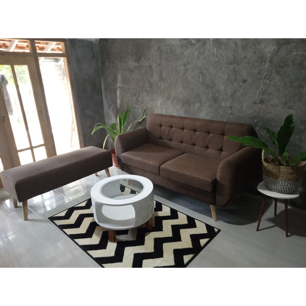 Featured image of post Sofa Ruang Tamu Minimalis Informa Model sofa minimalis bentuk l biasanya terdiri dari 4 seat dengan pembagian 2 2 atau 3 1