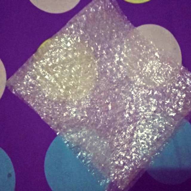 

Bubble wrap tambahan packing