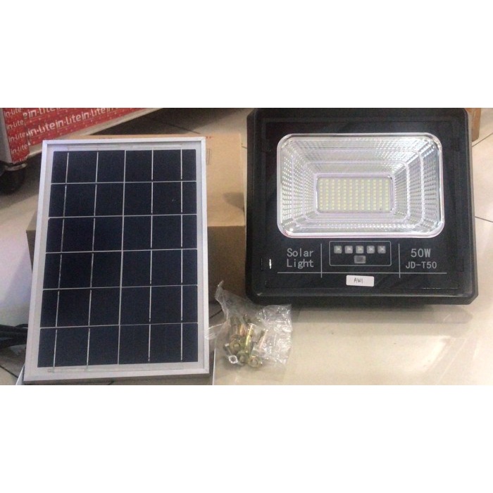 LAMPU SOROT SOLAR SEL 50 WATT