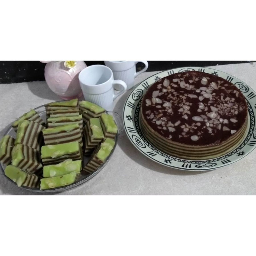 

Balapis Manado Pandan Coklat Size Large (20x20x7)