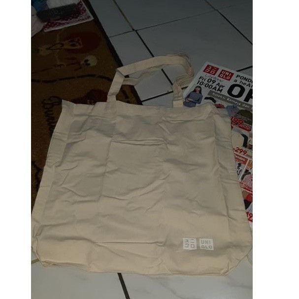 totebag uniqlo