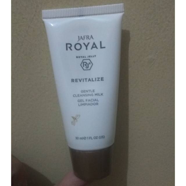 Jafra royal revitalize gentle cleansing milk