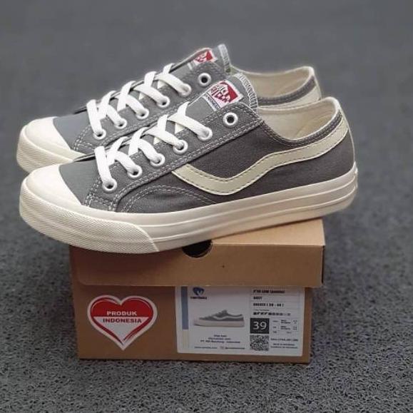 Bagus Dipakai.. Sepatu Ventela Public Grey Low Original (Abu Abu)