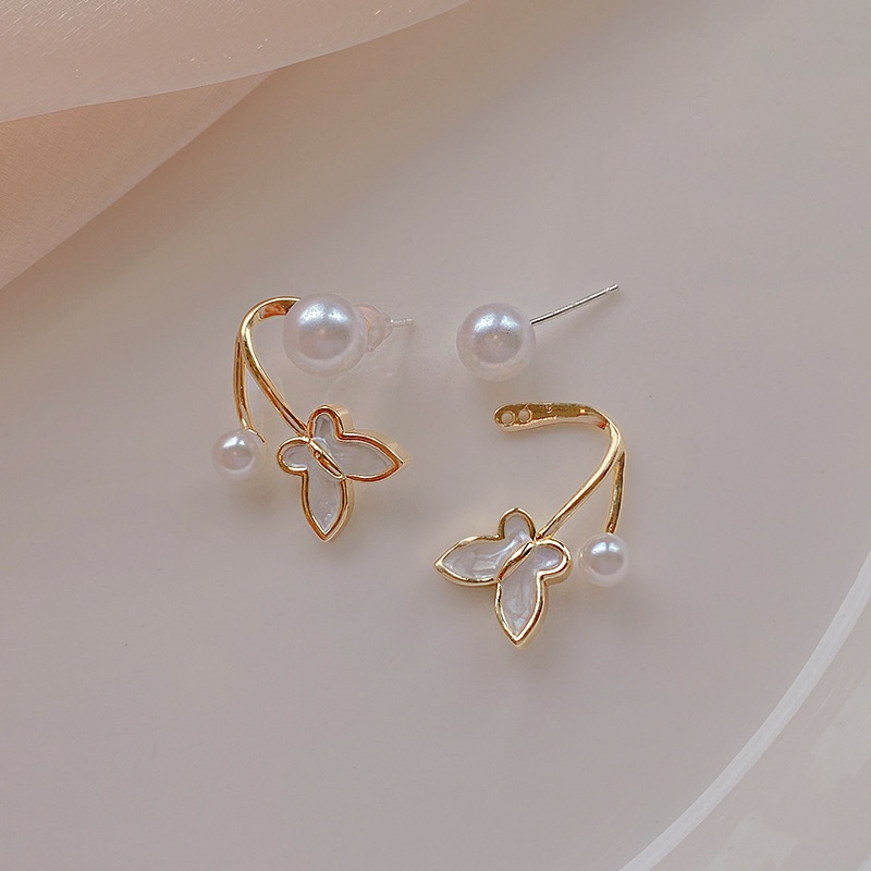 Anting Stud Desain Kupu-Kupu Aksen Mutiara Bahan 925 Silver Needle Untuk Wanita