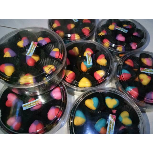 

Coklat variasi love isi kacang