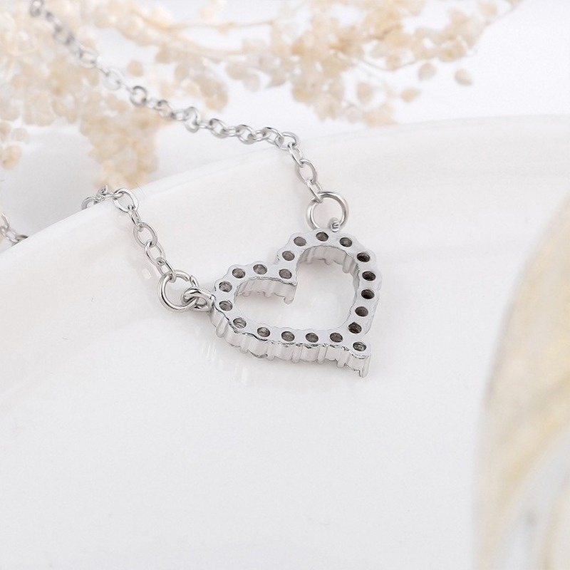 [Ready Stock]Fashion Silver Plated Love Heart Necklace Pendant Sweet Cute Clavicle Chain