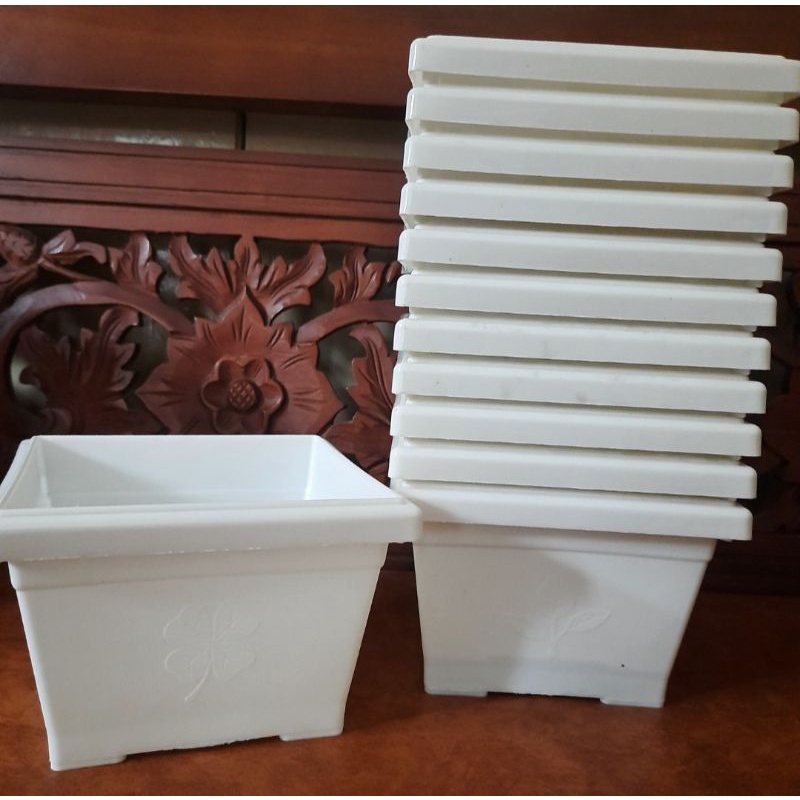 POT HIAS PUTIH MURAH ~ POT KECIL MURAH ~ POT TANAMAN HIAS KECIL
