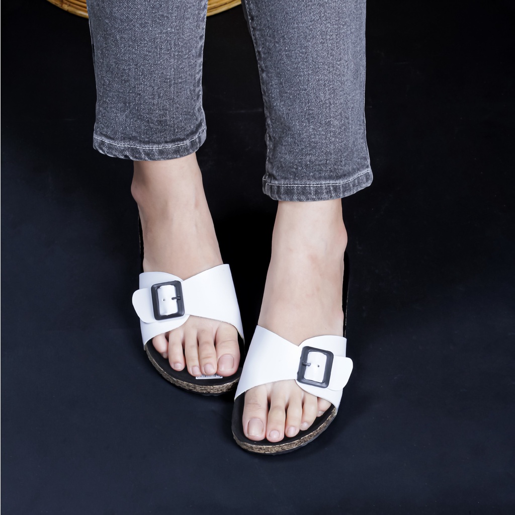 Sandal Selop Wanita Birken Terbaru Motif Gesper - LUNA