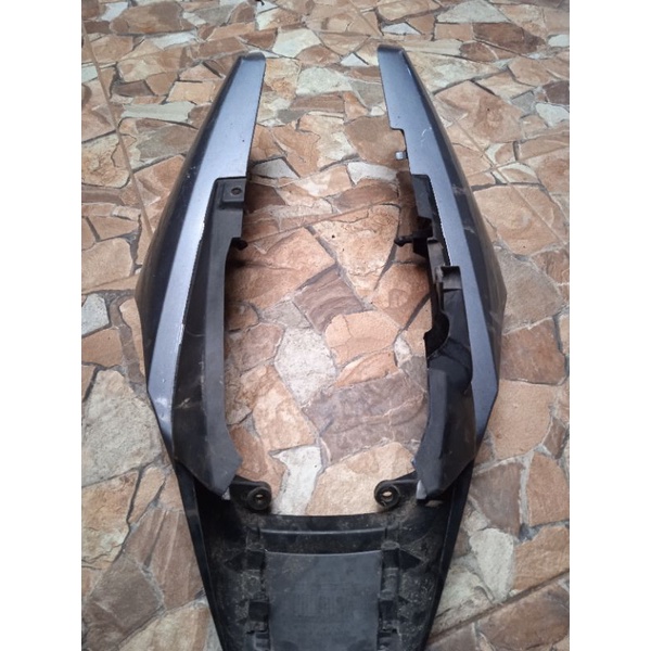 cover body belakang megapro mono shock original