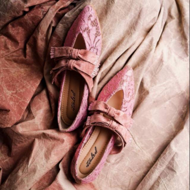 Ittaherl x Eddy Betty - The Divas Lacey Lace Pointy Shoes
