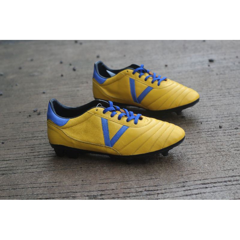 Sepatu Bola Volosh Zege - kuning/biru