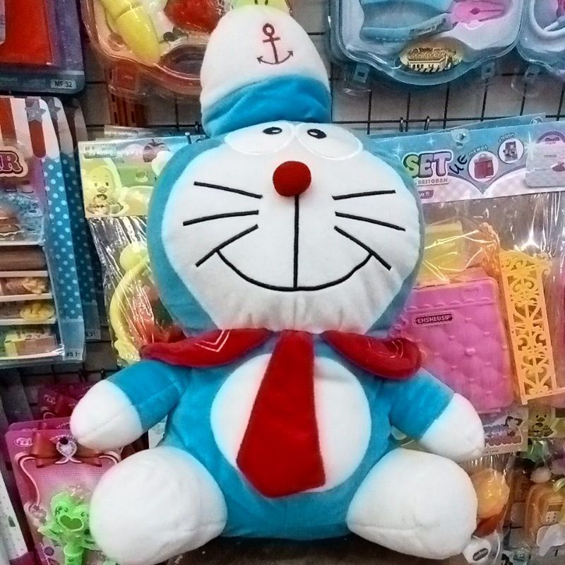 Boneka Doraemon Dakron Asli EmPuk dan Lembut Tema Bajak Laut