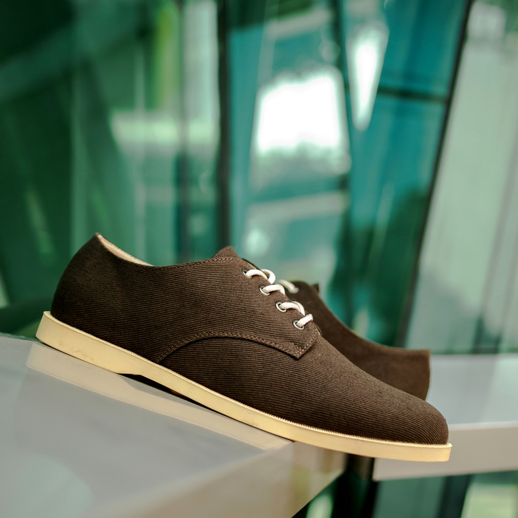 ELVRA Footwear - Sepatu Pria Sepatu Sneakers Sepatu Kasual Casual Sepatu Kanvas Canvas - Ernest Brown Cream