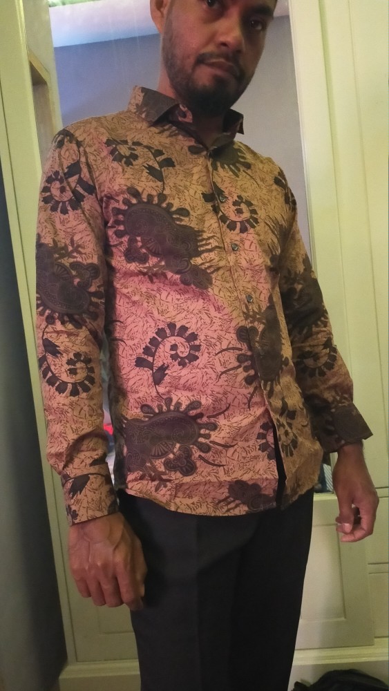 Colin Dion | Baju Batik Pria Coklat | Kemeja Batik Pria Slimfit Lengan Panjang Cd160
