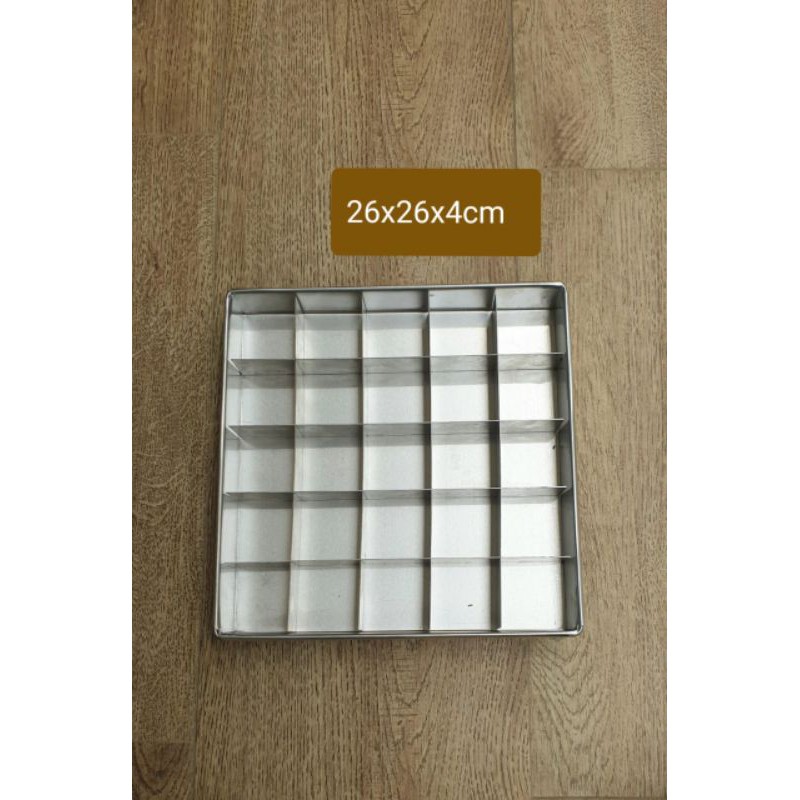 LOYANG BROWNIES SEKAT 26X26X4CM