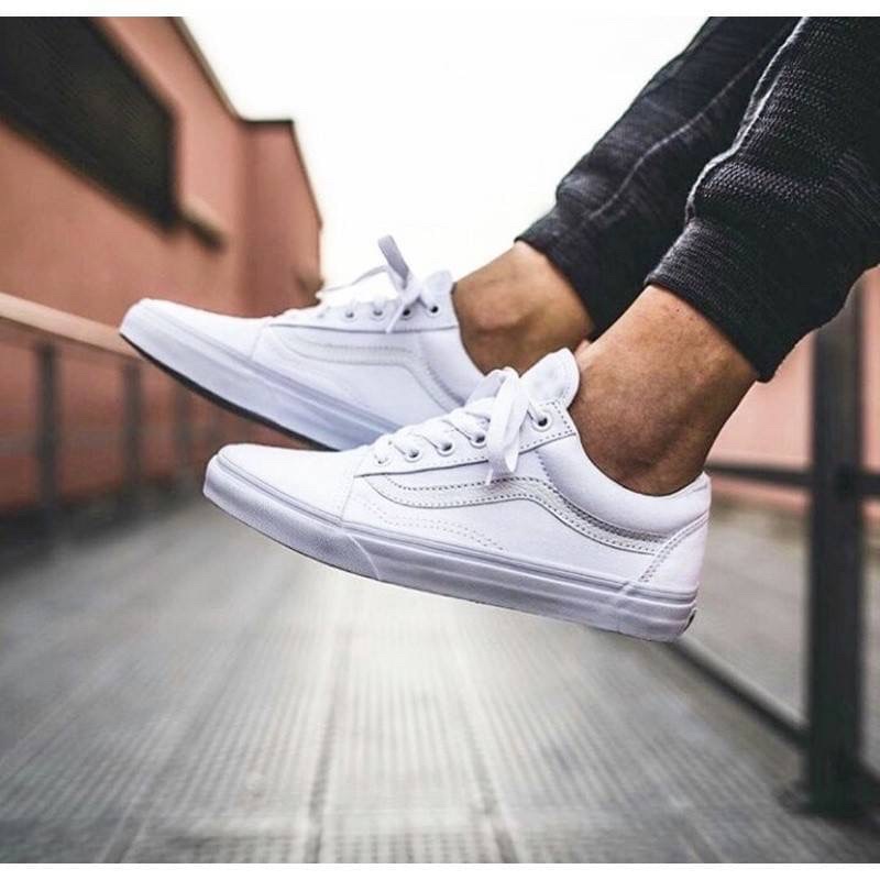 Sepatu Vans old skool all white fashion sneakers mans womens sepatu running