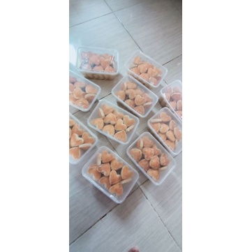 

kue kacang love