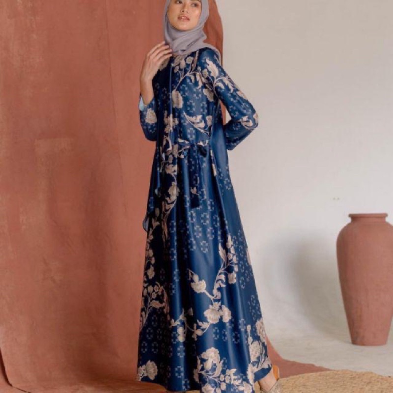 Gaharu Dress wearing klamby