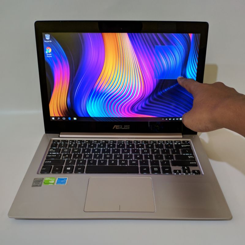 Laptop Touchscreen Asus ZenBook ux303lnb - core i7 gen5 - dual vga Nvidia GeForce - resolusi 3K