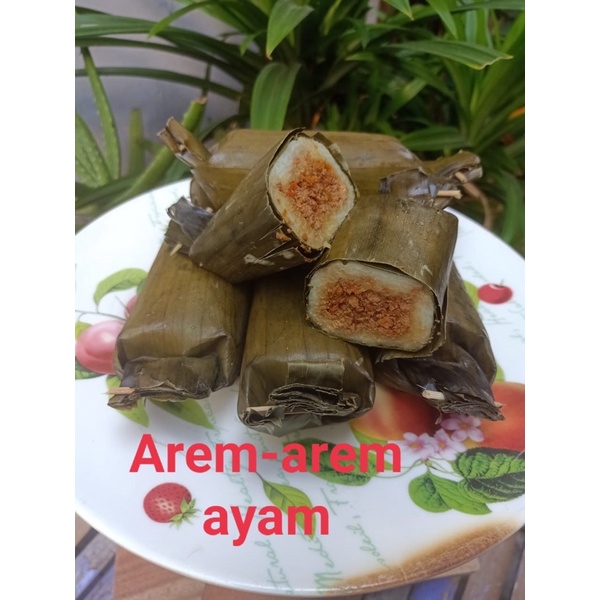 

lontong ayam / arem arem ayam