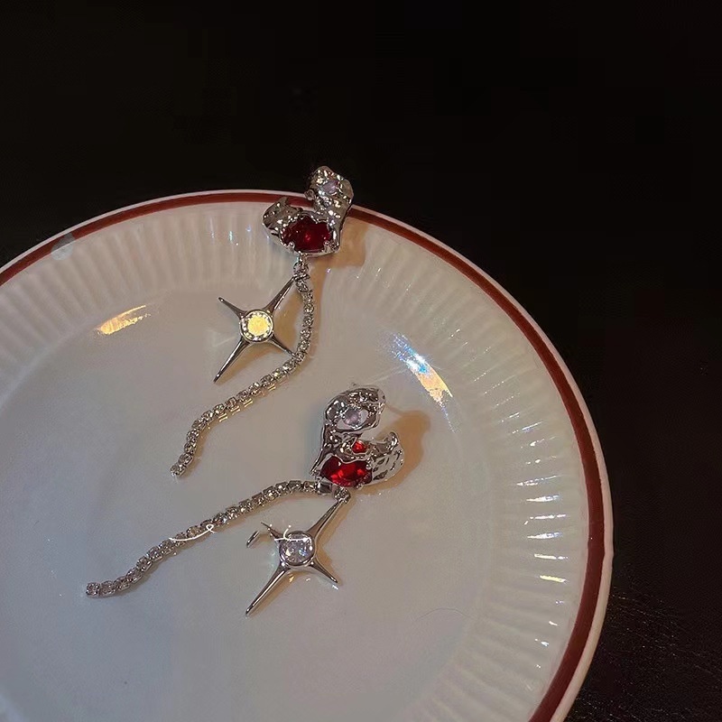 Anting Bentuk Hati Bahan Zirkon Warna Merah