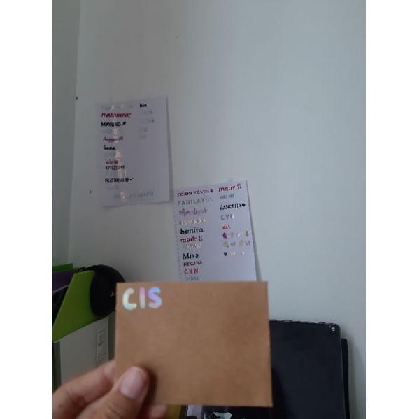 

[CUSTOM] cutting sticker nama hologram dan putih