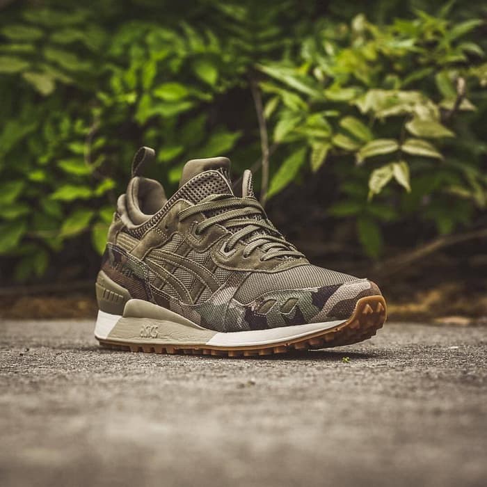  sepatu  asics  Gel lyte III Camo Green MIT Top sneakerboot 