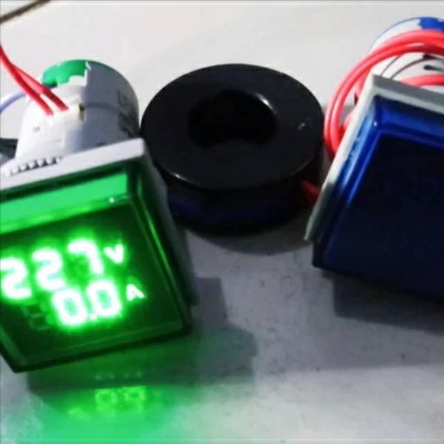 Voltmeter Dan Amperneter digital AC 220V