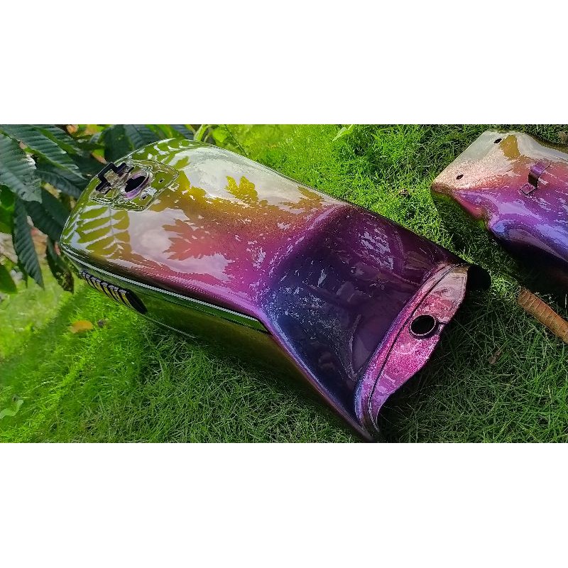 cat bunglon 4 wrna, biru gelap, ungu, kuning, hijau