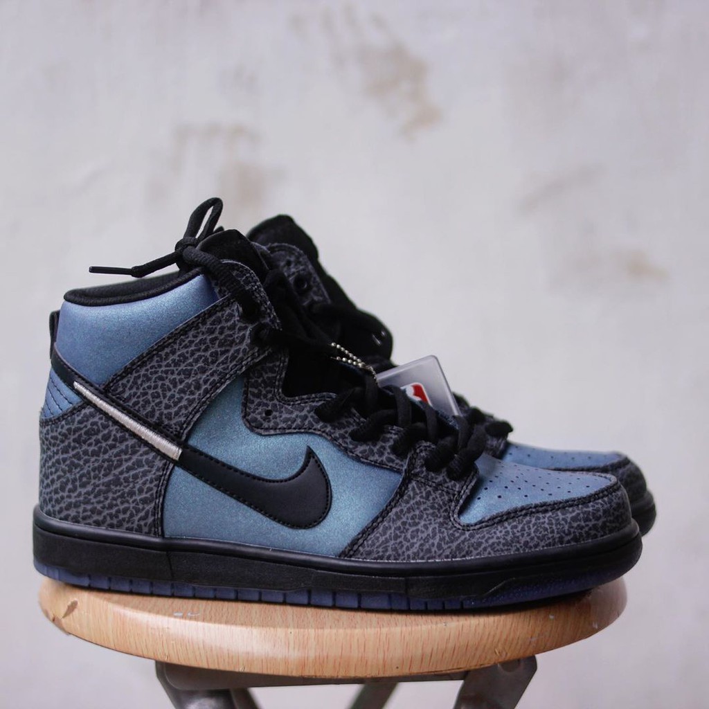 nike sb dunk black hornet
