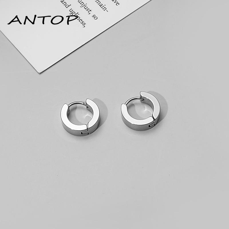 1 Pc Anting Stud Tindik Bahan Stainless Steel Warna Silver Gaya Korea Punk Gothic Untuk Unisex