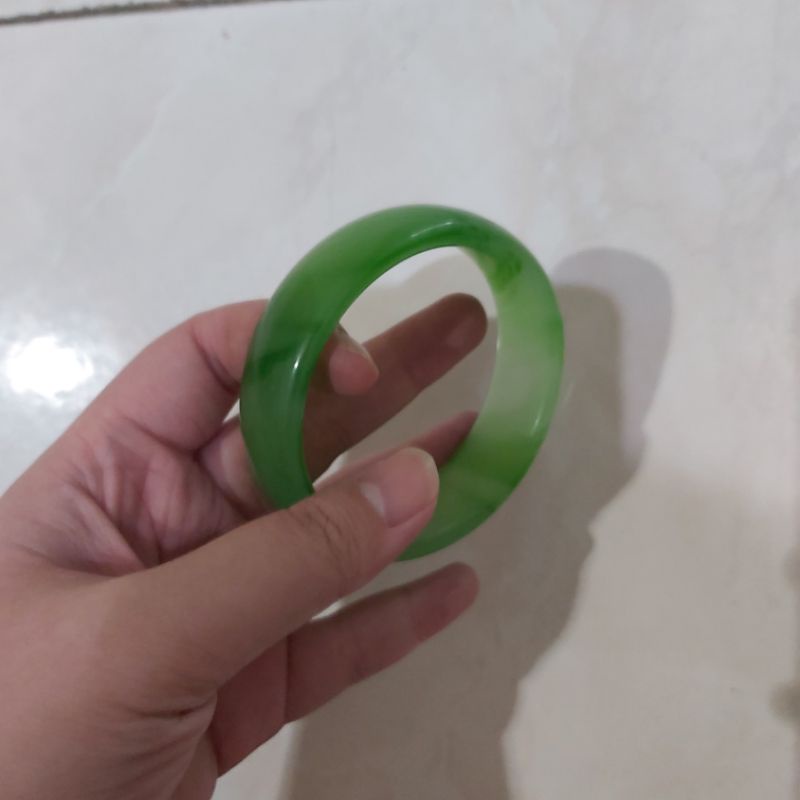 gelang giok hijau