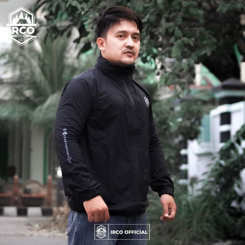 BAYAR DIRUMAH JAKET RUNNING WINDBREAKER IRCO OFFICIAL RESLETING WATERPROOF BLACK