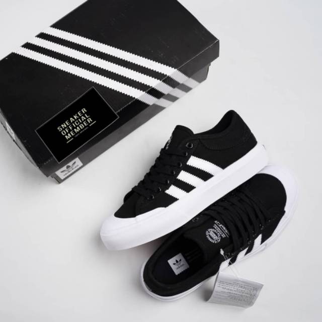 Sepatu Adidas Skateboarding Matchcourt Black White UA BNIB Original Premium  | Shopee Indonesia