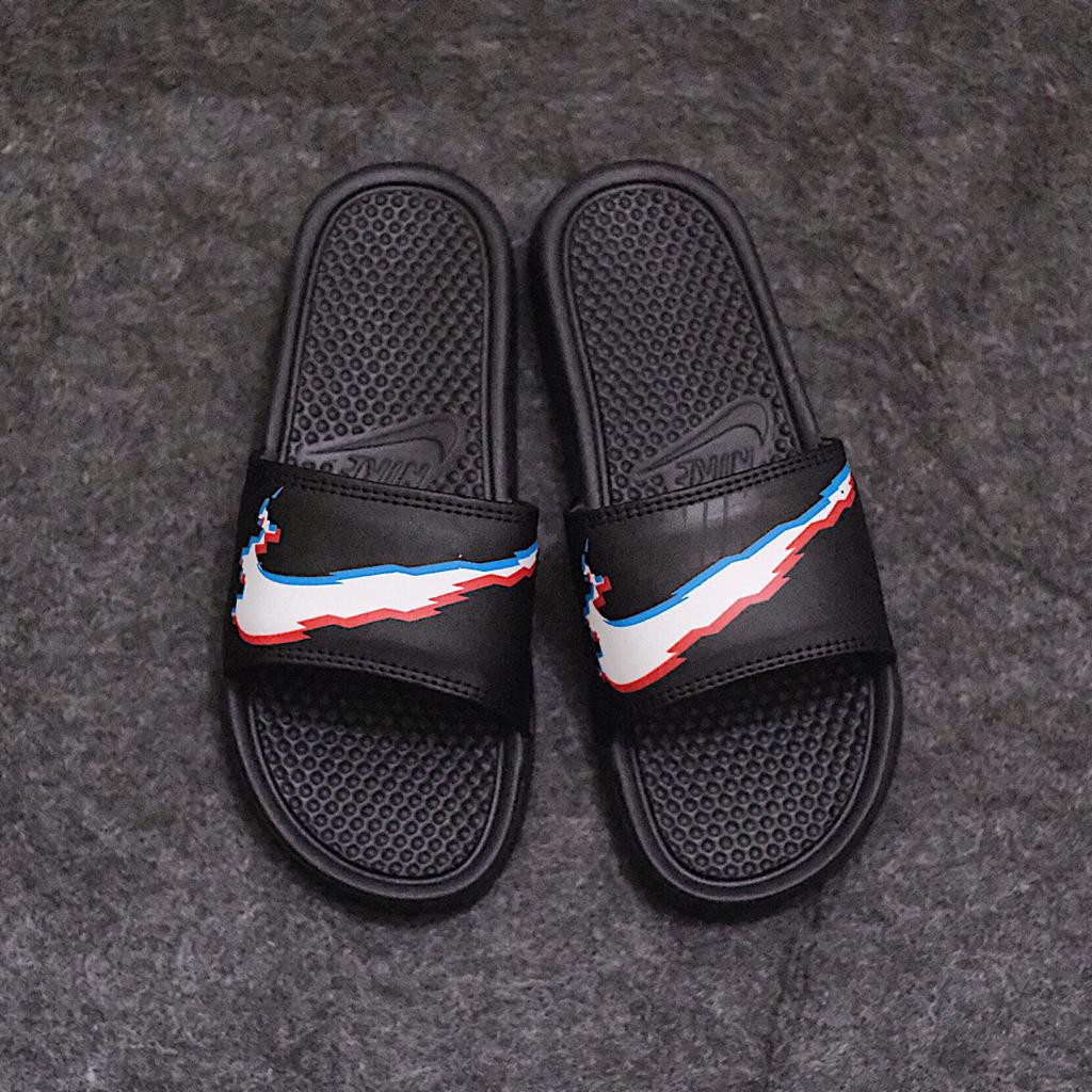 nike benassi white