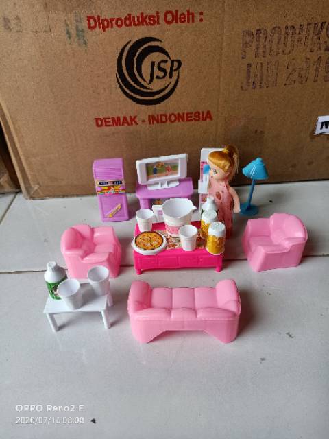 FI 558 furniture + boneka / mainan peralatan rumah ada sofa meja plus tv juga