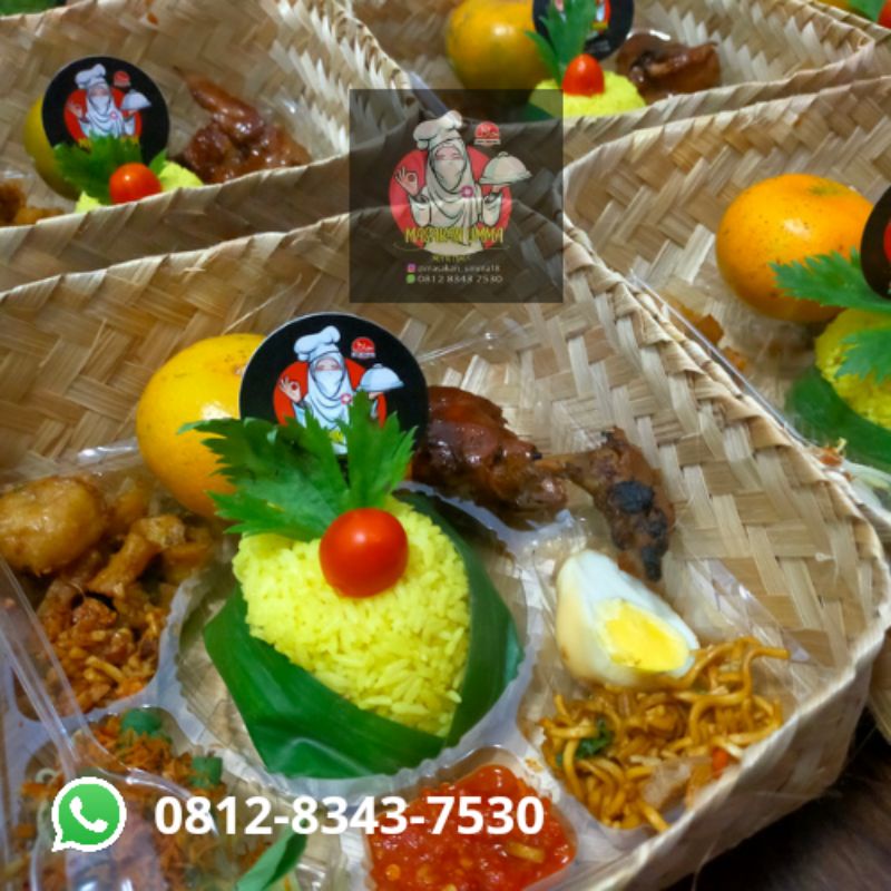 Nasi Kuning Besek Plus Buah