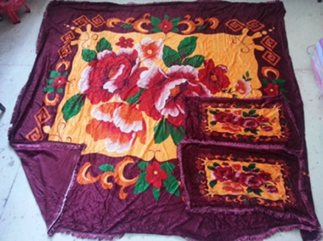 Bed Cover / Selimut / Penutup Ranjang dengan 2 Sarung Bantal 195x225cm