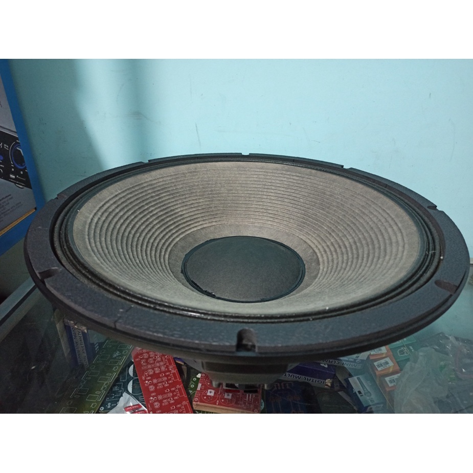 PROFESIONAL LOAD SPEAKER JBL 2241H 1600W MID LOW 18 INCH