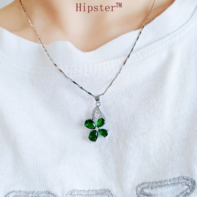 New Emerald Four-Leaf Clover Pendant Fashion Simple Clavicle Chain