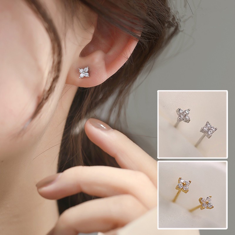 [ACKER] 1 Pasang 925 Perak Jarum Mini Zirkon 4 Daun Semanggi Anting-Anting Sederhana Fashion Bunga Stud Anting-Anting untuk Wanita