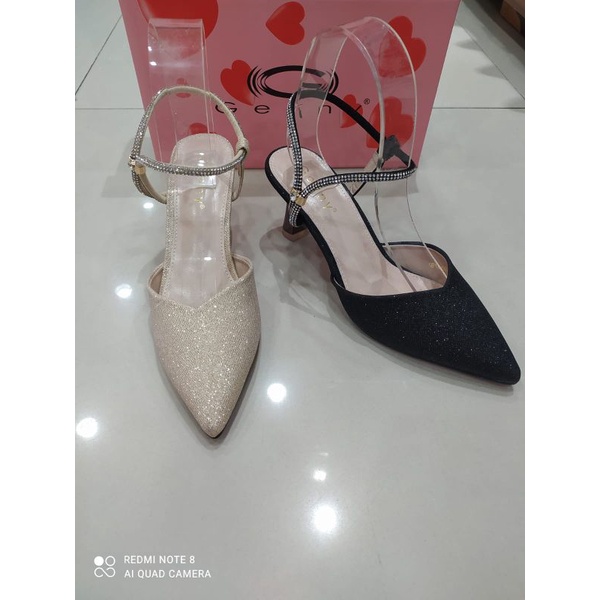 Sepatu Heals Pesta Brand Genny