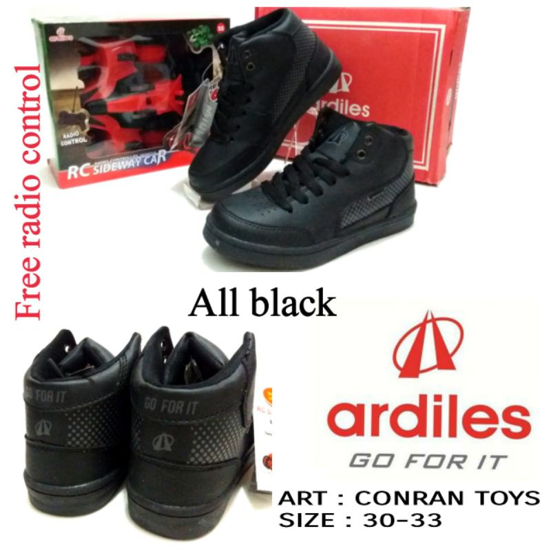 SEPATU SEKOLAH ARDILES BERHADIAH MOBIL REMOTE CONTROL CONRAN TOYS SIZE 30-33