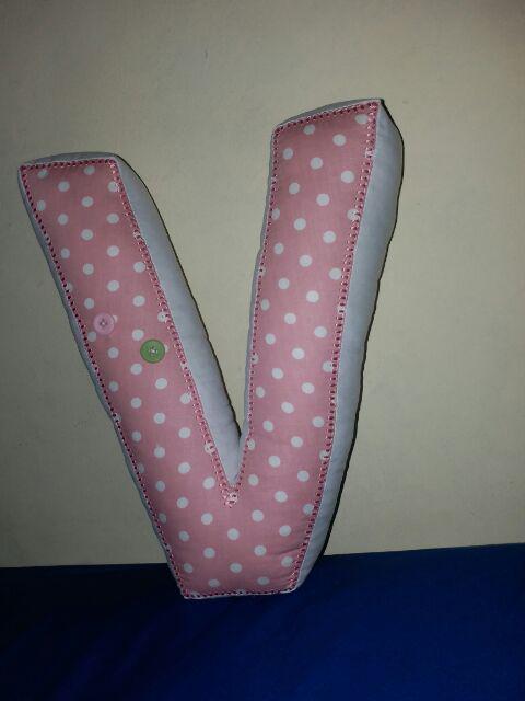 Letter Pillow (bantal Huruf) - V